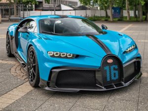 Bugatti Sports Car Puzzle Game